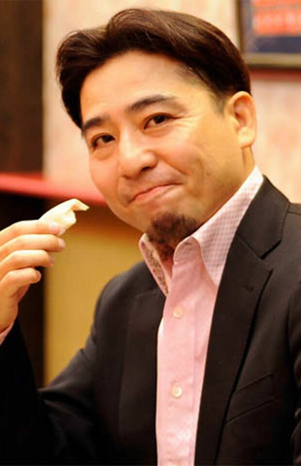 米川伸生さん●回転寿司評論家。2007年、『TVチャンピオン2「回転寿司通選手権」』チャンピオンに輝く。回転寿司のスポークスマンとしてテレビや雑誌などで精力的に発信するほか、回転寿司店のコンサルティングをするなど、幅広く活躍している。