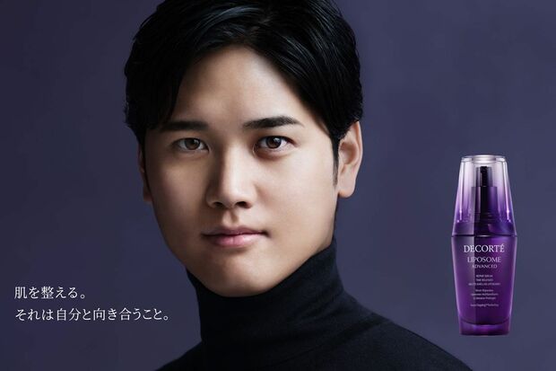 あまりお目にかかれない、化粧姿の大谷のビジュアルは印象的（コスメデコルテ公式SNSより）