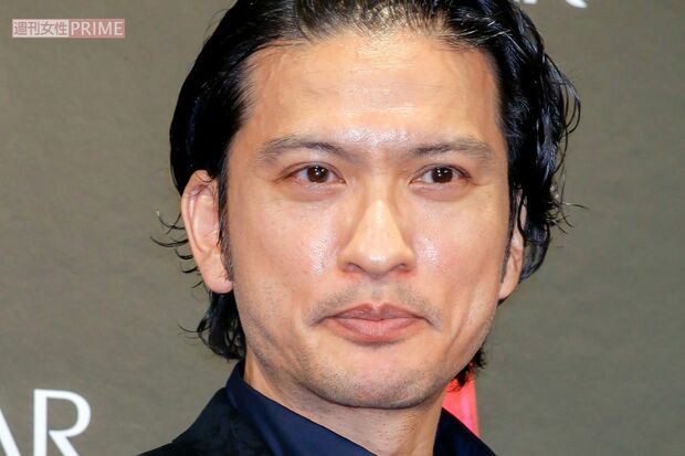 共演する長瀬智也