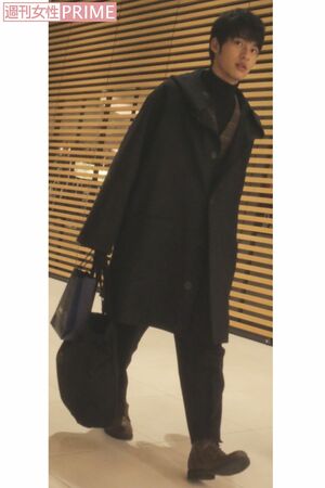 『中学聖日記』打ち上げ。マネージャーがピッタリ寄り添っていた未成年の岡田健史