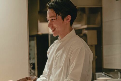 イケメン料理家として知られていた崎容疑者（本人インスタグラムより）