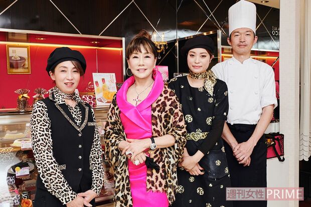 マダムシンコ箕面本店にて。会長の世界観が満載　撮影／山田智絵