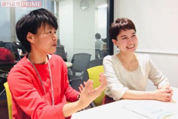『ガッテン！』に携わって13年の小澤恵美デスク（左）。がん治療に関する『NHKスペシャル』『クローズアップ現代＋』なども制作してきた田村圭香ディレクター（右）。２人は、乳がん検診を呼びかける『ガッテン！』の放送回「86万人の自宅に届く！乳がんで死なないための切り札をあなたへ」（2018年9月5日放送。詳細は最終ページへ）も担当した