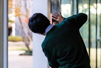 深夜に女性を尾行し抱きついた“エセ”サッカー部顧問に生徒ら「いなくなってよかった」