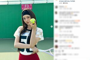 2024年3月にデビューした韓国ガールズグループ「ILLIT」のユナ（公式インスタグラムより）