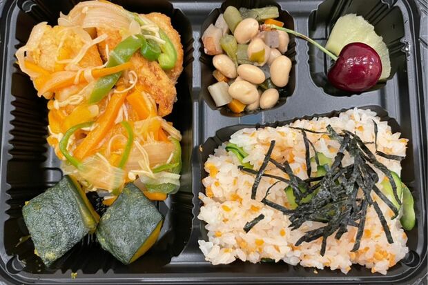 お弁当はすべて手作り。一品一品心を込めて作る（新宿ニコニコ子ども食堂提供）