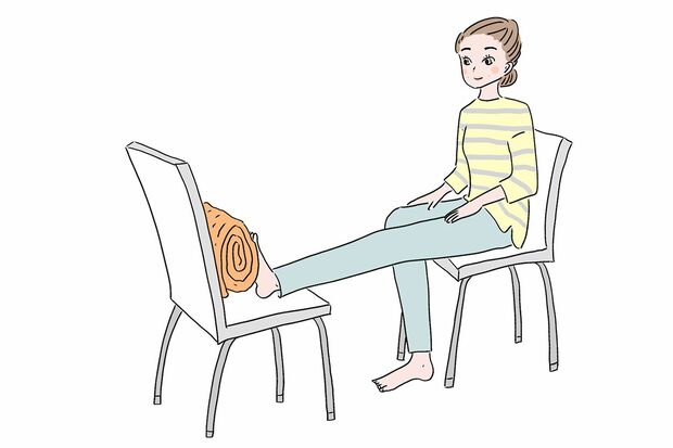 前屈ではなく、骨盤を前に向けるイメージで行う。（イラスト／黒猫まな子）