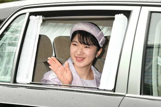 9月11日、紀子さまの60歳の誕生日のお祝いの挨拶のため赤坂御所を訪れた愛子さま