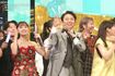 紅白で特徴的なドレスを着用した橋本環奈(NHK公式YouTubeチャンネルより)