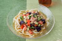 “家計にやさしい”最強食材「冷凍うどん」で満足度アップ！料理家が教える「夏の冷＆温」3レシピ