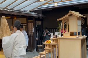 日本文化伝承協会は落合陽一を神職に迎えて『計算機自然（デジタルネイチャー）神社』を創建した（写真はプレスリリースより）