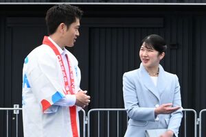 2025年5月、大阪・関西万博を訪問された愛子さまを案内する吉村洋文大阪府知事