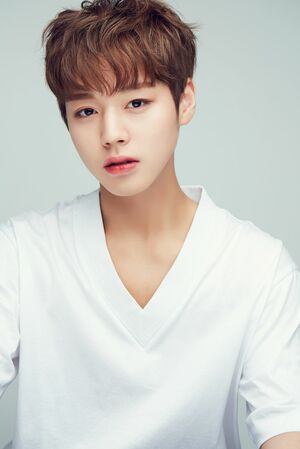 パク・ジフン　（c）CJDigitalMusicAllrightsreserved.（c）2017PONYCANYONINC.