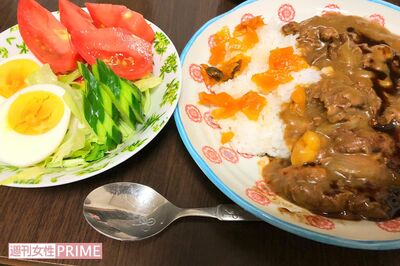 今日の昼ごはんを食べる前にパチリ!これで忘れた記憶を呼び起こす（写真／下坂厚さん提供）