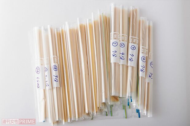 パッケージなどで印象が変わらないよう、商品名をかくして食べ比べした　撮影／山田智絵