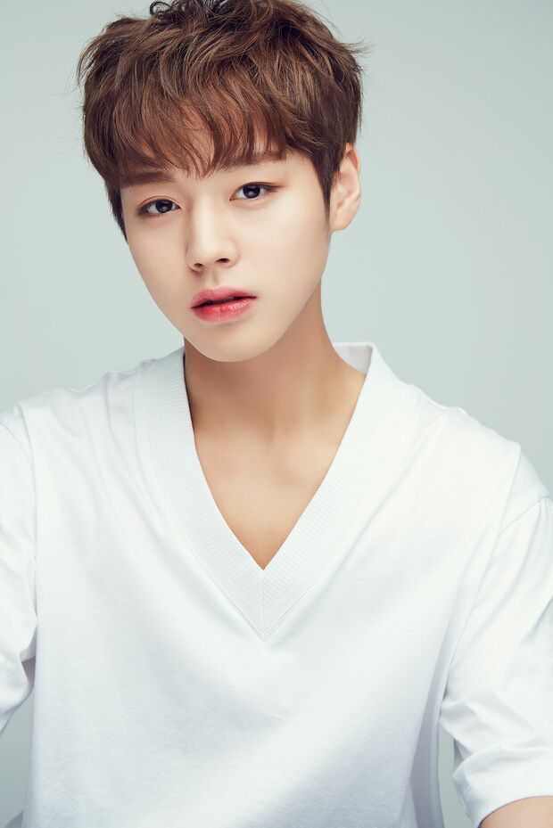 パク・ジフン　（c）CJDigitalMusicAllrightsreserved.（c）2017PONYCANYONINC.