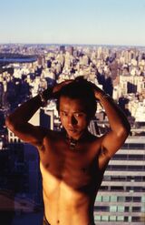 1995年ニューヨークで個展を開いた際の撮り下ろしカット　撮影／三浦憲治　写真協力／エムオン・エンタテインメント