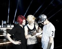 JYJ・ユチョン「ステージの前に、2人に