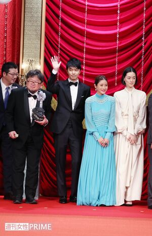 最優秀作品賞は『シン・ゴジラ』。最優秀作品賞ほか最優秀監督賞など最多7冠に輝いた。石原さとみは「関わった2年間は胃が痛い毎日だったけど、こういう形で終えられて救われました」　撮影／齋藤周造