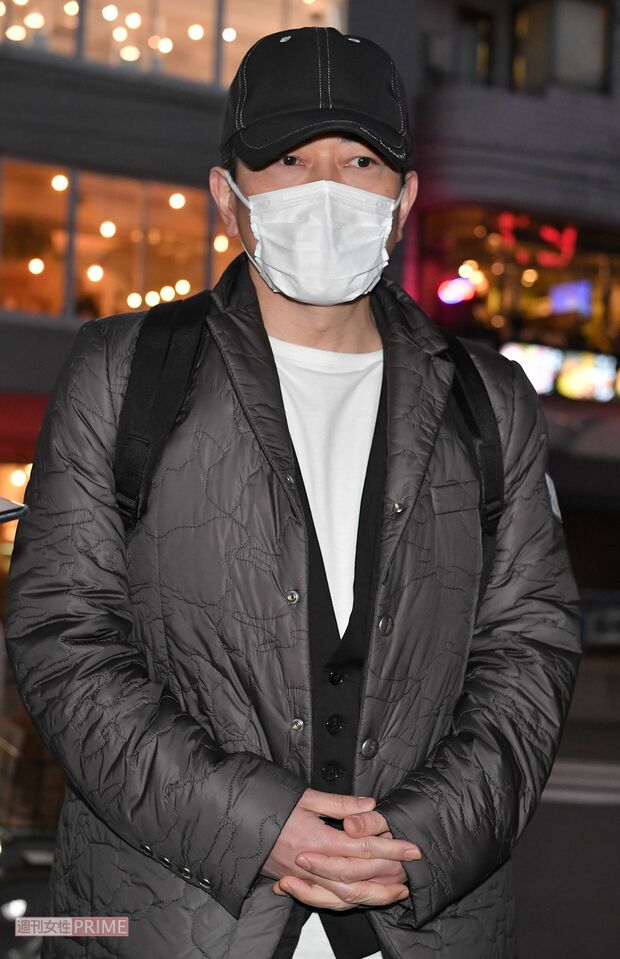 '20年、ユーチューバーデビューについて直撃取材を受ける宮迫博之