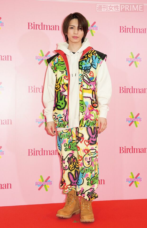カラフルなGUCCIを身に纏う岩橋玄樹（撮影／伊藤和幸）