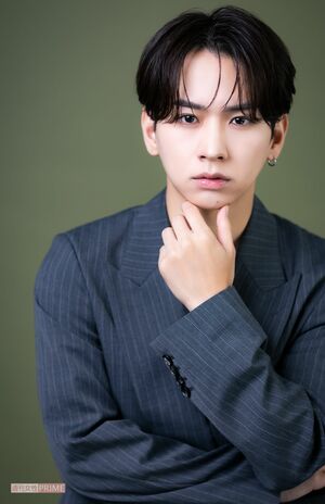 佐藤友祐　撮影／矢島泰輔　ヘアメイク／深町健哉　スタイリスト／後藤泰治