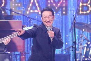 司会者もやるけど、春風亭昇太が歌います！　奏でます！　(c)フジテレビ