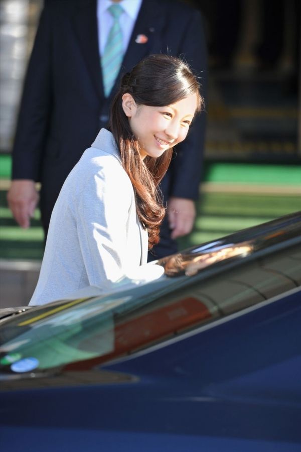 佳子さま、マスコミ殺到を避けダンスサークル入部を”自粛”