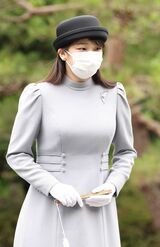 6月16日、ドレス姿で香淳皇后が眠る武蔵野東陵を参拝された眞子さま