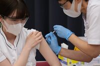 1日75万人が感染か、新型コロナウイルスとインフルエンザ、今年こそ本当に「同時流行」するであろうこれだ…