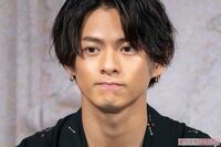 平野紫耀 インスタグラムで初の単独生配信に三宅健ら“仲間”が参戦の中、「桁違いでエグい…」ネットを騒…
