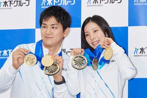 りくりゅうこと三浦璃来（右）と木原龍一（2023年）