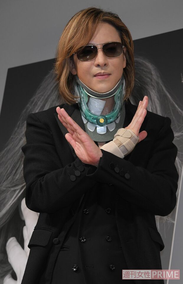 布袋のほかにも、バンドメンバーのToshiや、元カノの結婚相手・キムタクとの不仲が囁かれている