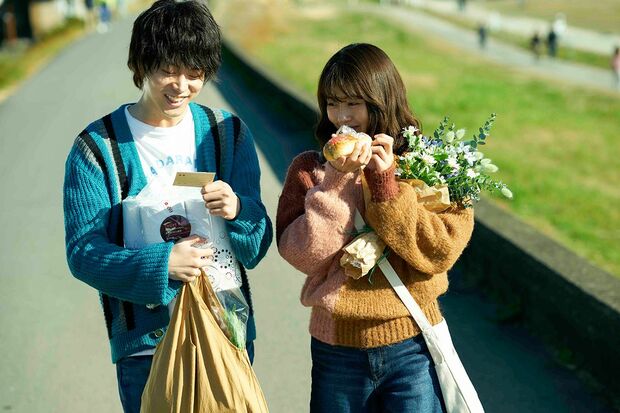 『花束みたいな恋をした』（全国公開中）配給:東京テアトル、リトルモア (C)2021『花束みたいな恋をした』製作委員会