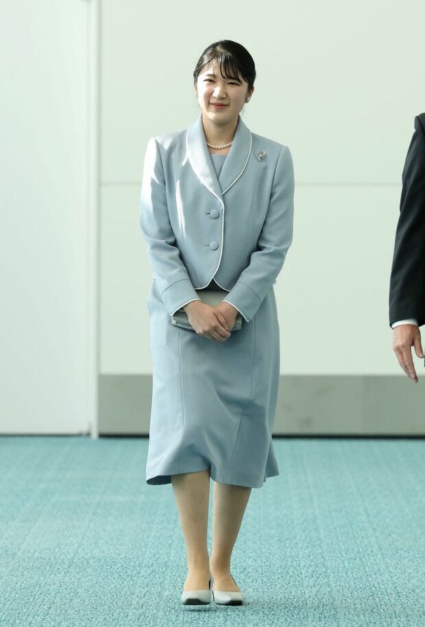 17日、ラオスへ向け出発された愛子さま