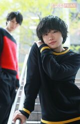 鳥越裕貴、太田基裕（奥）　撮影／森田晃博