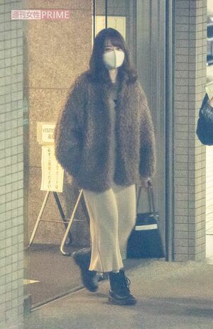 2022年、ラジオ番組を終えてスタジオを後にする山崎怜奈