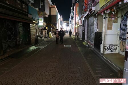 にぎやかな竹下通りも午後10時には閑散として