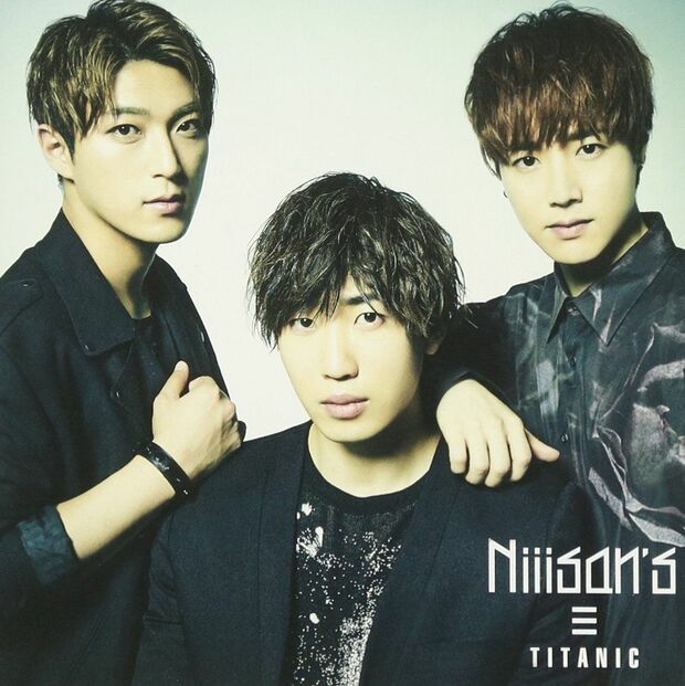 6月28日(水)発売！ミニアルバム『TITANIC』通常盤(CD)のジャケット写真　※記事中にある画像をクリックするとamazonのページにジャンプします