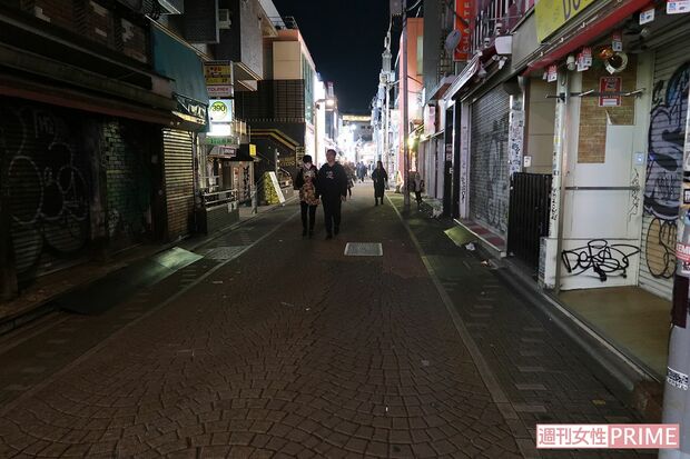 にぎやかな竹下通りも午後10時には閑散として