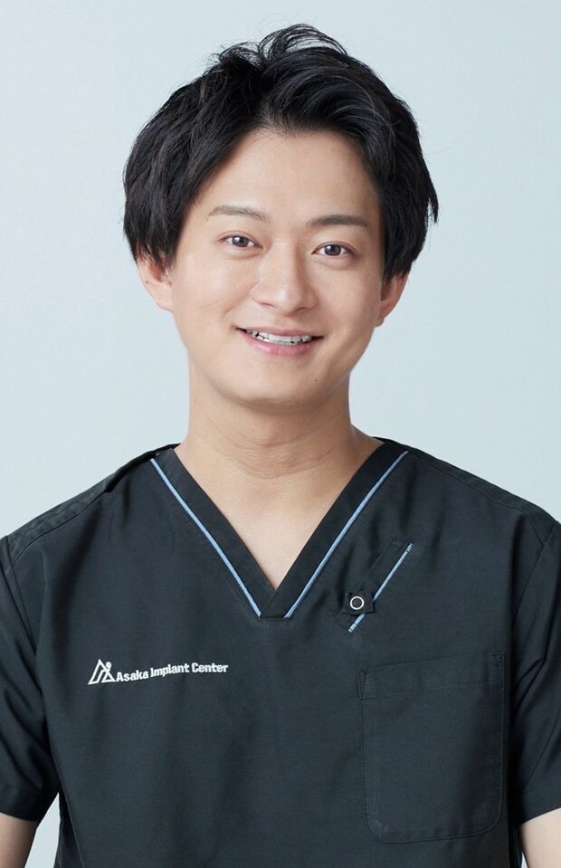 浅賀勝寛先生●歯学博士。浅賀歯科医院（埼玉県越谷市）院長。日本口腔インプラント学会専門医。YouTubeチャンネル「Dr.勝YouTubeチャンネル」では、歯科医院の選び方など役立つ情報を発信。※画像をクリックするとYouTubeにジャンプします。