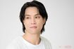 鈴木伸之 撮影/渡邉智裕 ヘアメイク/下川真矢 スタイリスト/中瀬拓外
