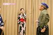 劇団の主宰者で坂本龍馬役の泉堅太郎とディスカッションする熊切あさ美 撮影/山田智絵