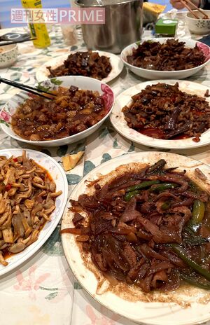 ロサンゼルスでの食事は、中国出身の“ママ”によるお手製料理が主だった（A子さん提供）