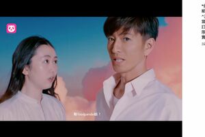 『foodpanda』香港版のキャンペーンCMに出演、『マックグリドル』を紹介する木村拓哉（公式インスタグラムより）