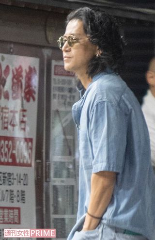 2018年、ドラマ『花のち晴れ』打ち上げに参加した小栗旬