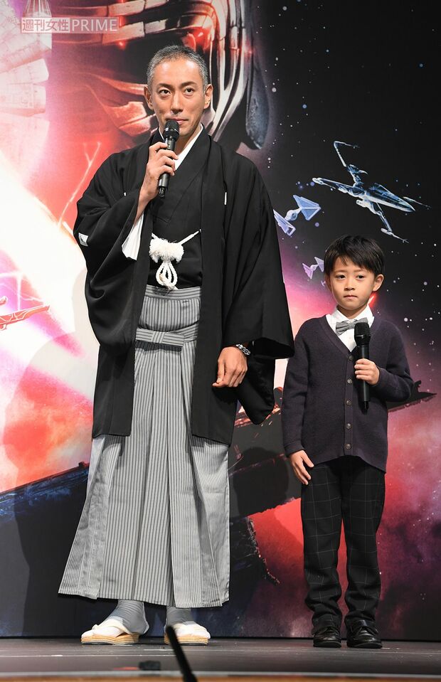 2019年11月、一夜限りの『スター・ウォーズ歌舞伎』に出演した市川海老蔵と息子の勸玄