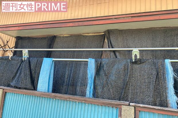 千葉市花見川区で母子が2人で住んでいた家は黒い布で窓を覆われた部屋も