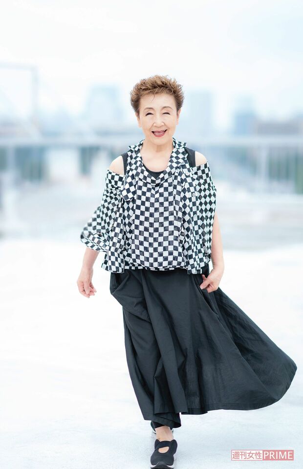 加藤登紀子　撮影／佐藤靖彦