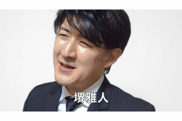 むらせは半沢（堺雅人）や大和田取締役（香川照之）はもちろん、花（上戸彩）や平山美幸（南野陽子）、さらには諸田（池田成志）や三木（角田晃広）などの端役まで、ほぼ全出演者を1人でまねしまくり（本人YouTubeより）